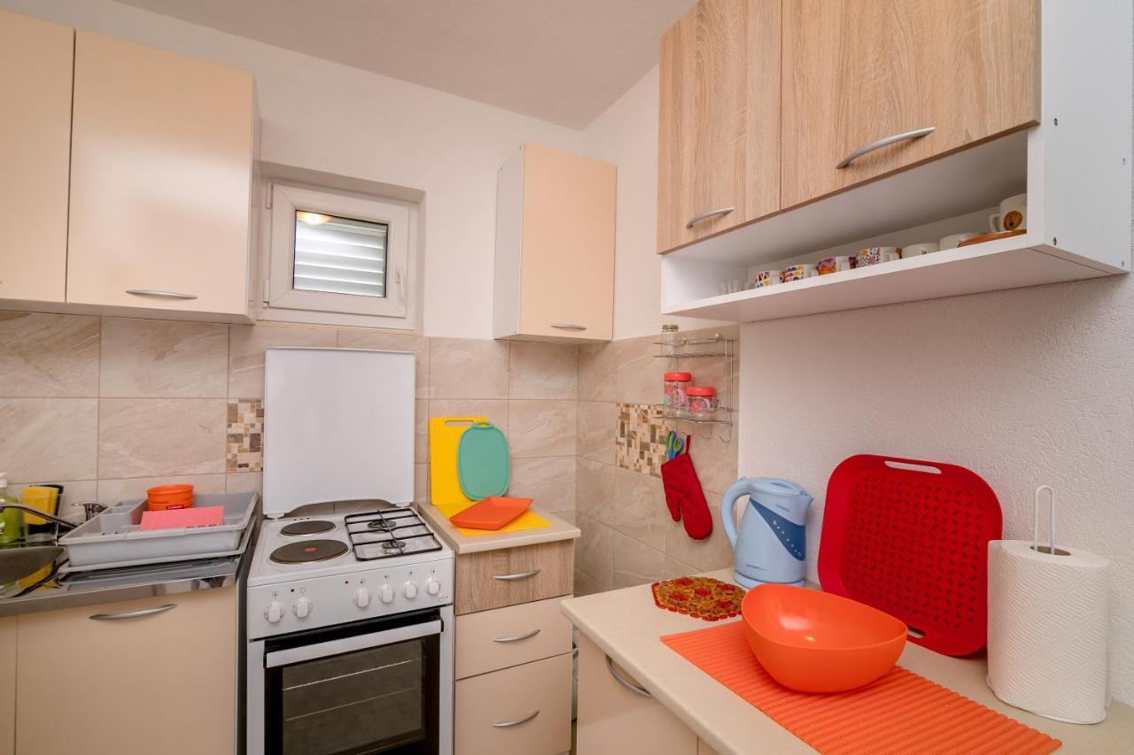 Apartments Mitrovic Луштица Экстерьер фото
