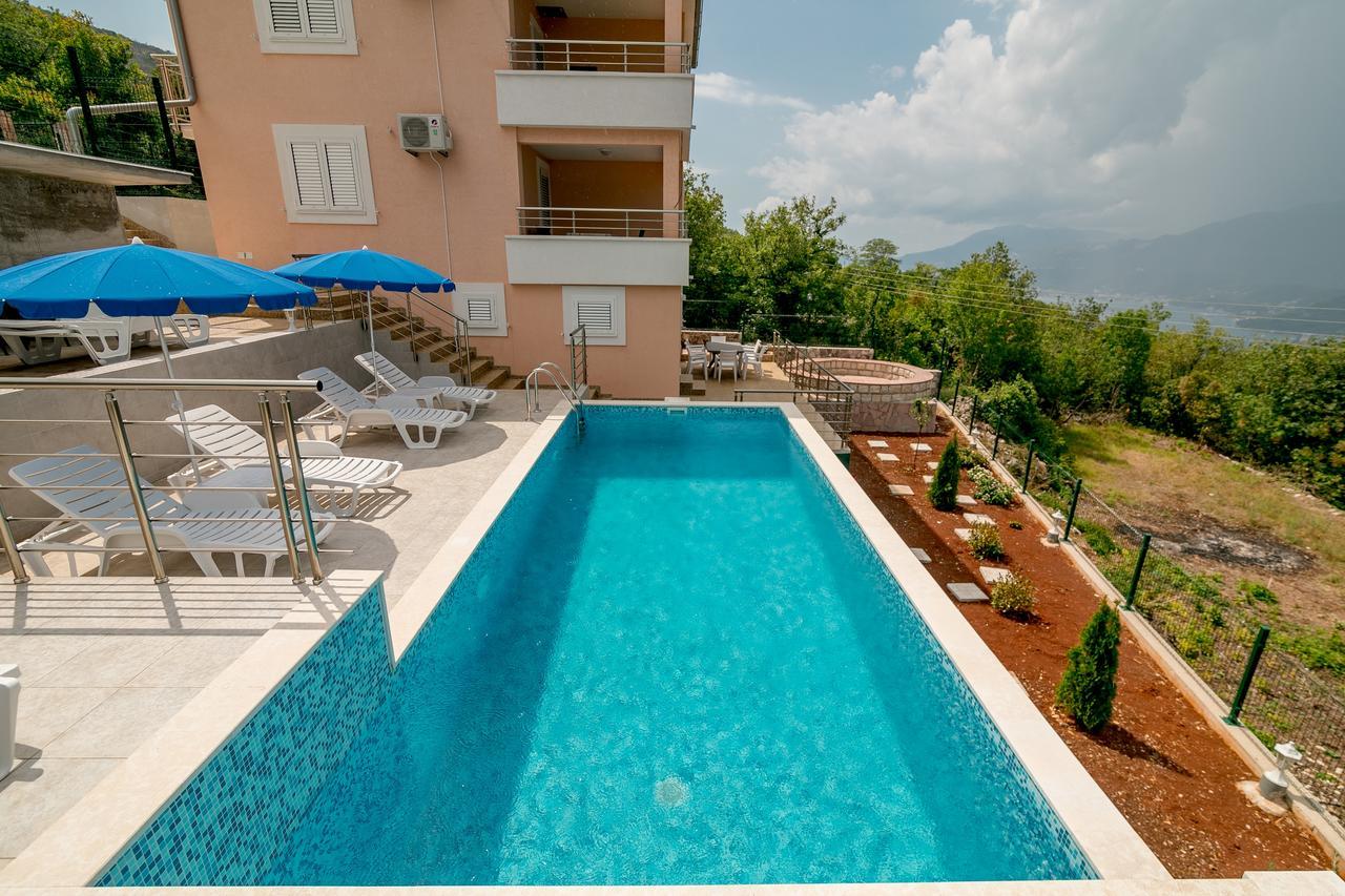Apartments Mitrovic Луштица Экстерьер фото