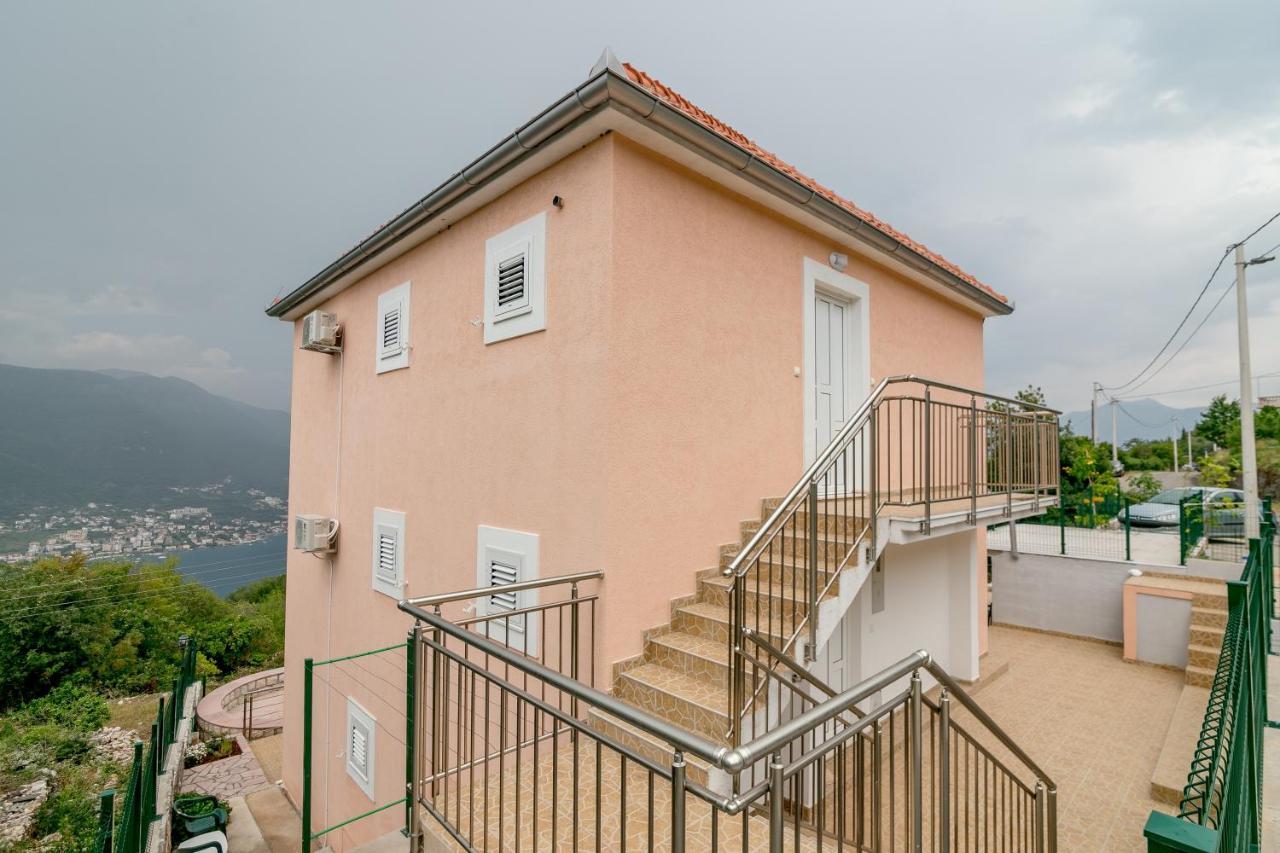 Apartments Mitrovic Луштица Экстерьер фото